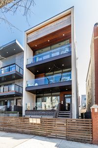 875 N Marshfield Ave #1, Chicago, IL, 60622