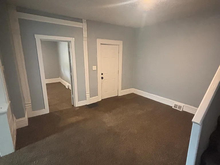 548 Vernon Odom Blvd — Photo 3