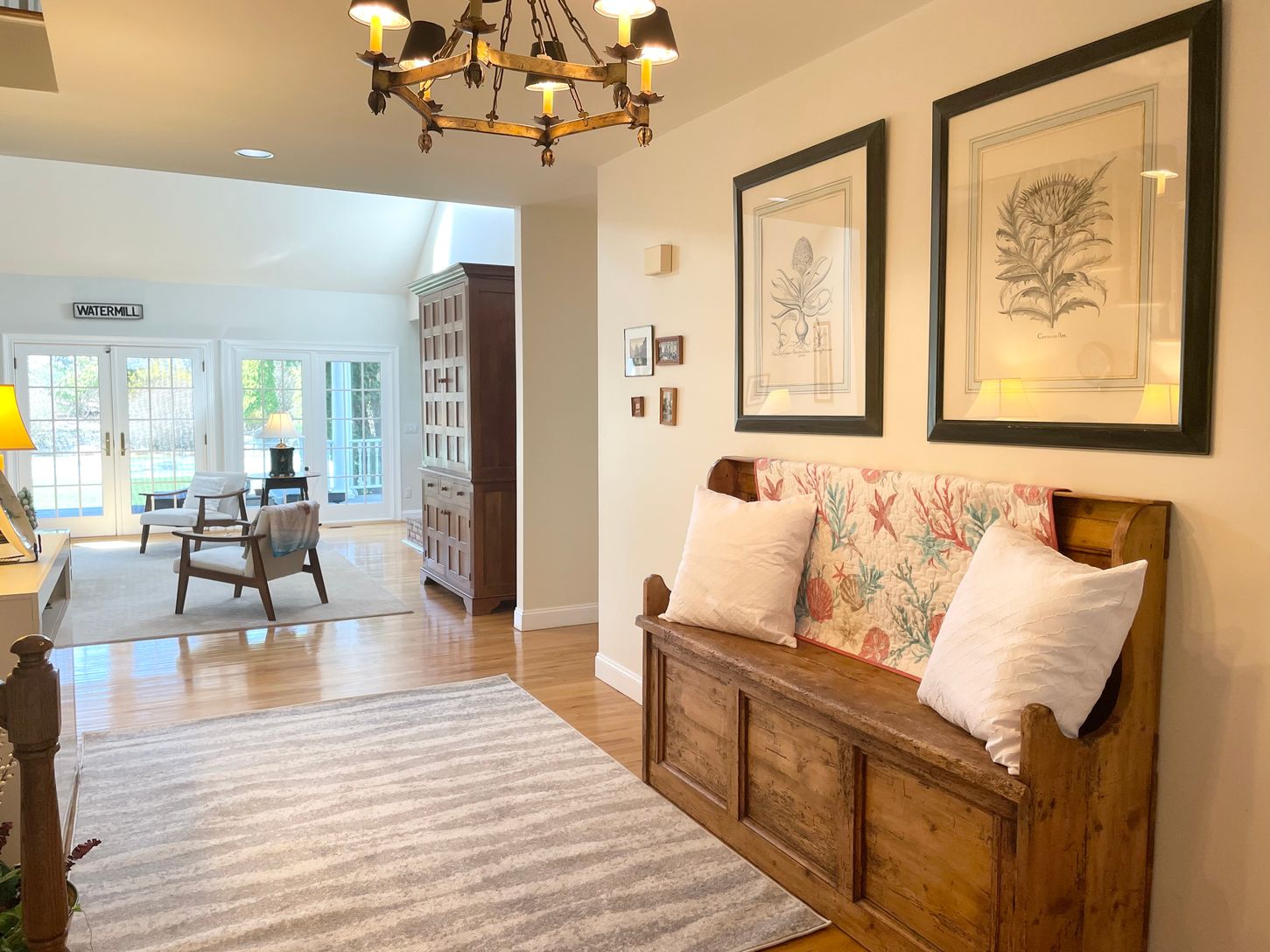  Bright & Cheery Foyer 