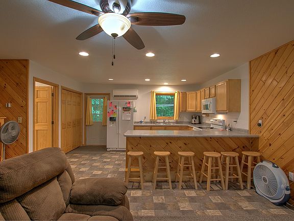 5th image of 2195 270th Ave