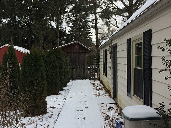 walk way to back yard