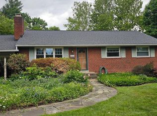 7719 Heritage Dr, Annandale, VA 22003