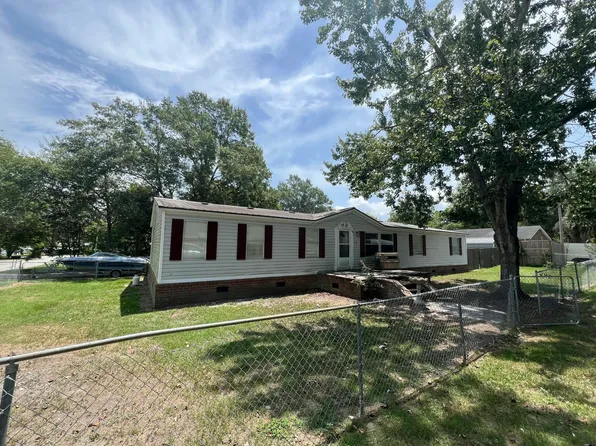 401 Dubois St, Bonneau, SC 29431