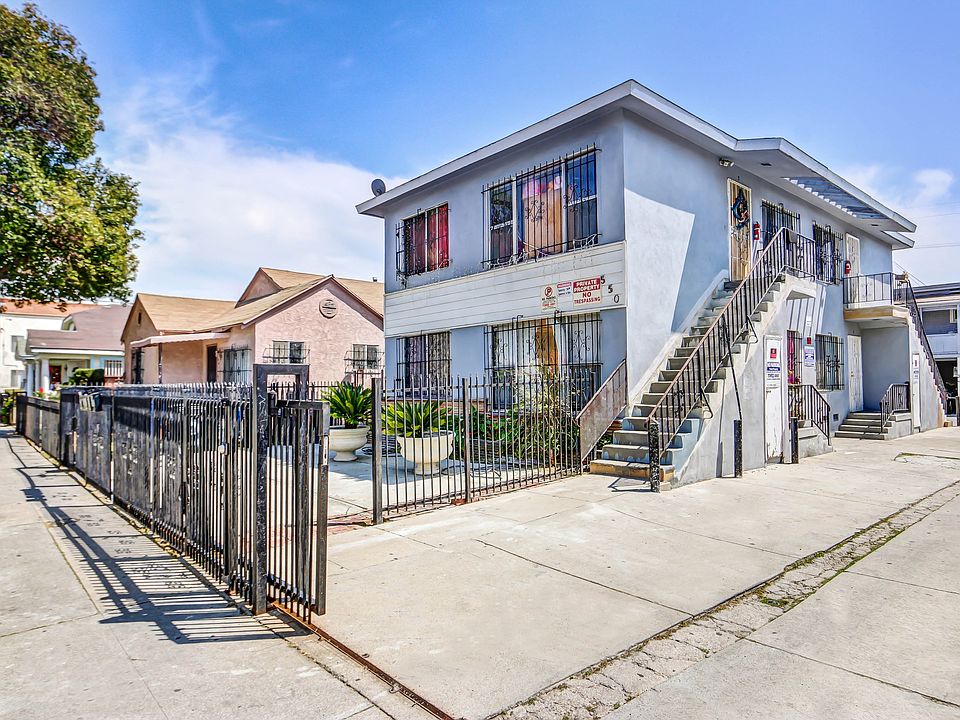 1st image of 550 W 41st St