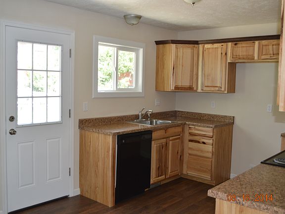 Kitchen & rear entry