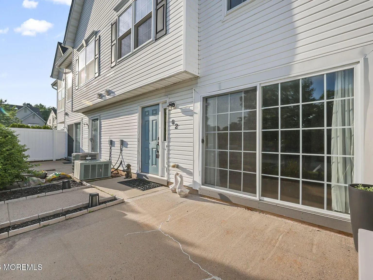 2 bed, 2.5 bath, 1652 sqft, $3,600 — Photo 3