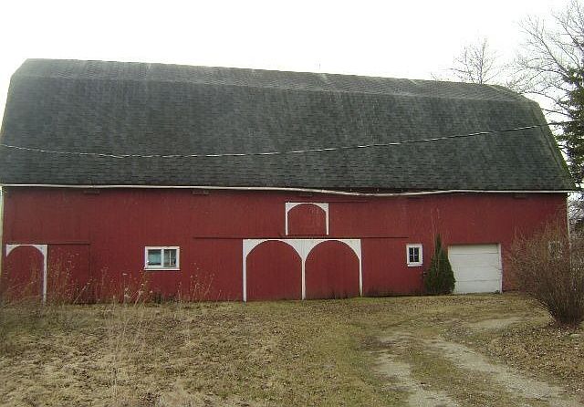 2nd image of 2493 Arkona Rd