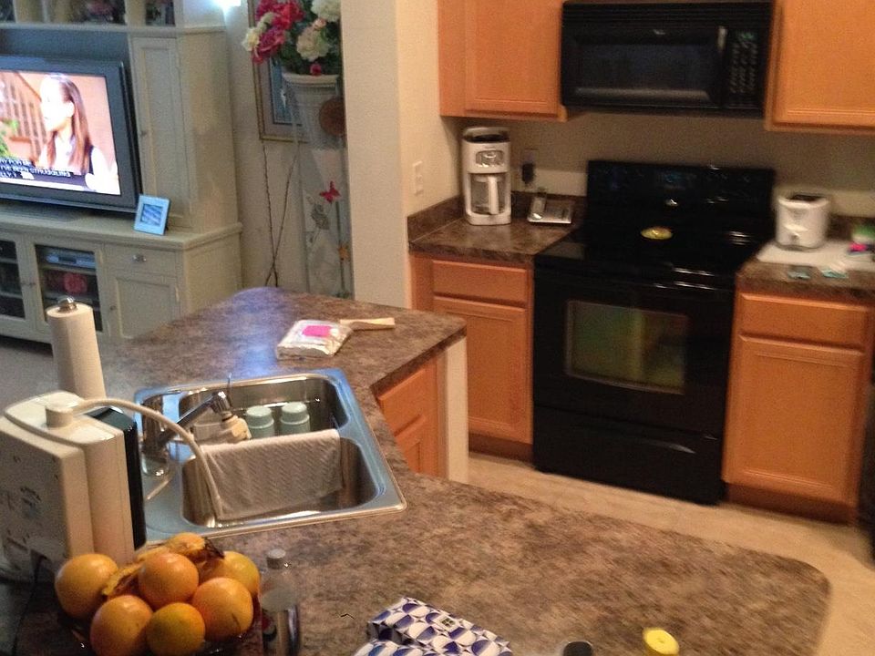 OPEN KITCHEN W/ DBL PANTRY