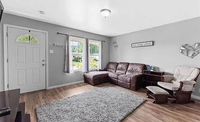 31 Warsen Ave — Photo 3