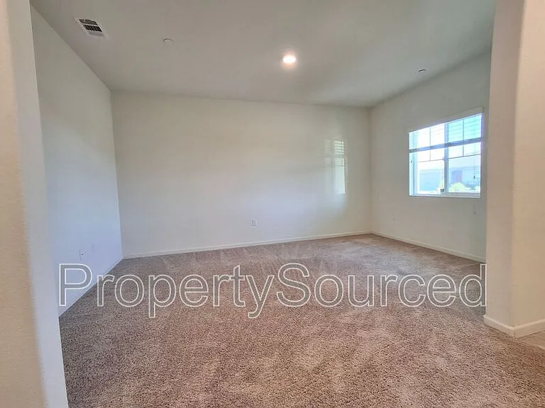 2687 Taft Ave — Photo 8