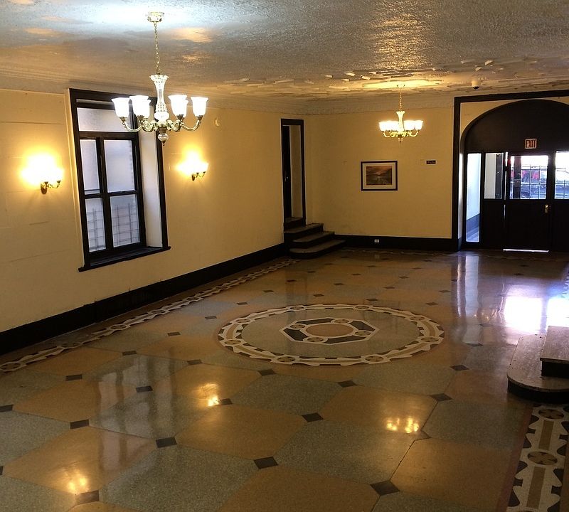 1st image of 916 Carroll St APT 1F