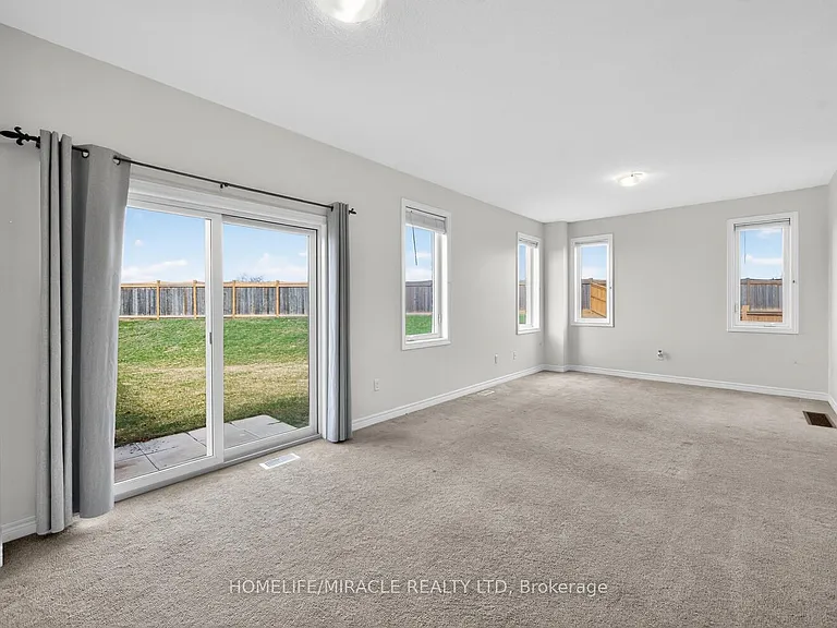 23 Pinot Cres #UPPER — Photo 10