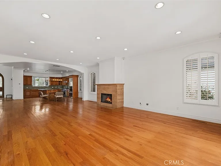 7822 Truxton Ave — Photo 8
