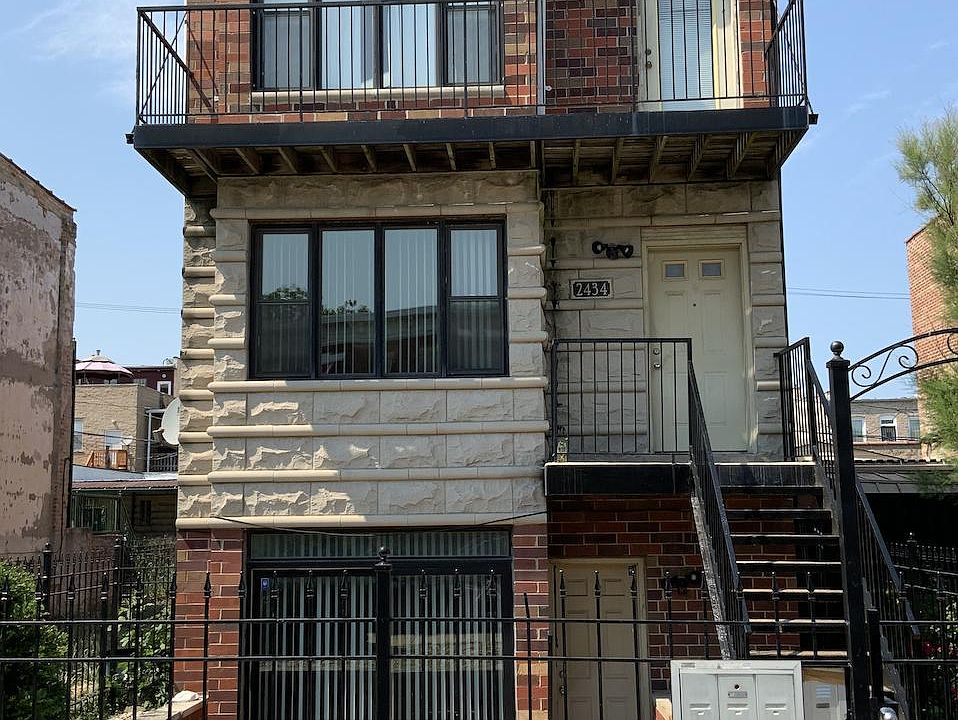 1st image of 2434 W Flournoy St APT 1