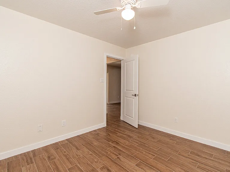 304 Timber Ridge Dr — Photo 14