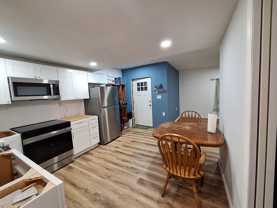 countertops arriving soon