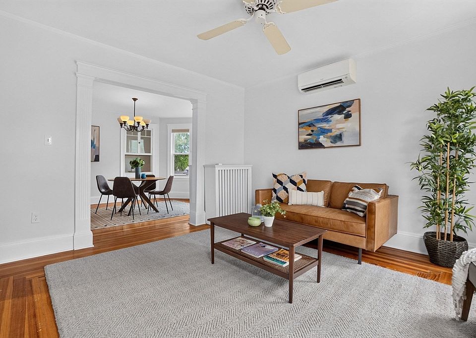 1st image of 20 Carver St #3