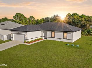 2297 Wagonwheel Ave SE, Palm Bay, FL 32909