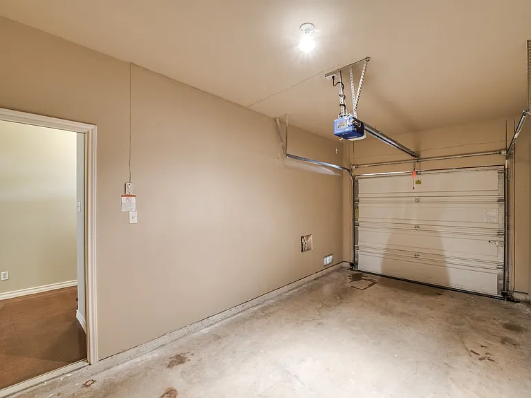 7826 Kingsbury Way — Photo 2