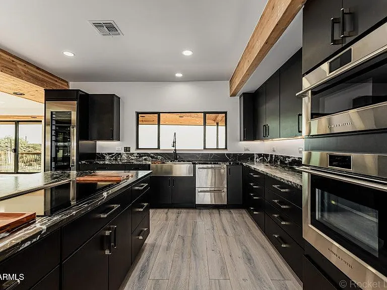 6111 E Victoria Dr — Photo 14