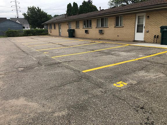 3rd image of 2057 Electric Ave