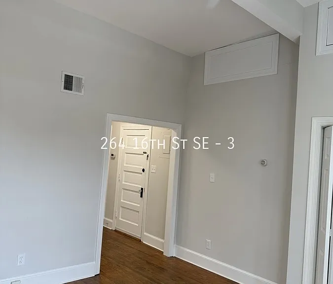264 16th St SE #3 — Photo 16