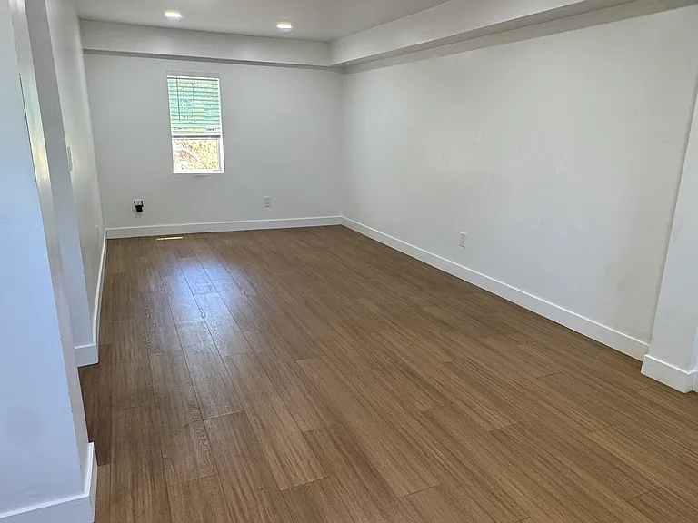 2097 Valley View Blvd #B-1/2 — Photo 16