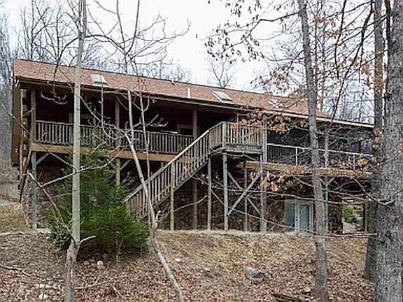 3rd image of 166 Deer Dr