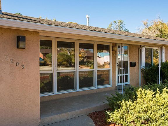 3rd image of 3209 Cagua Dr NE