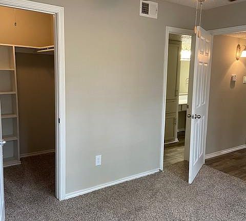 5th image of 3401 Amherst Cir #103
