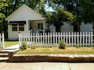 40 Riverside Dr, Hayesville, NC 28904