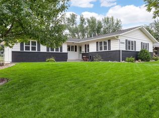 2333 Brookland Dr NE, Cedar Rapids, IA 52402