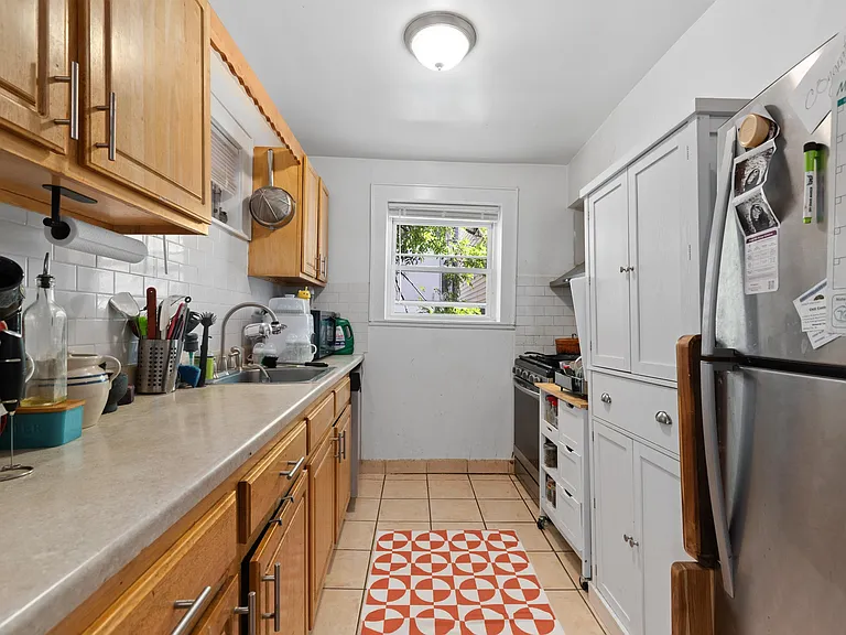 86 Griffith St #2 — Photo 8