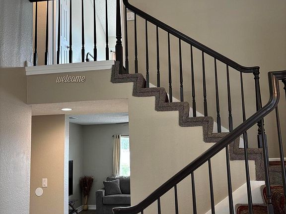 4th image of 39734 Dover Dr