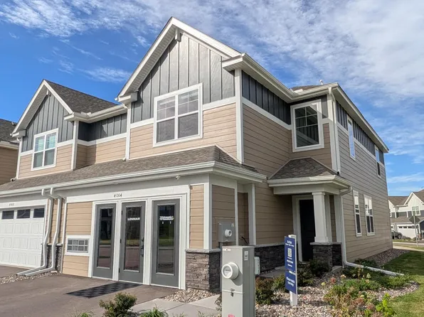 4004 Hayward Ave N, Oakdale, MN 55128