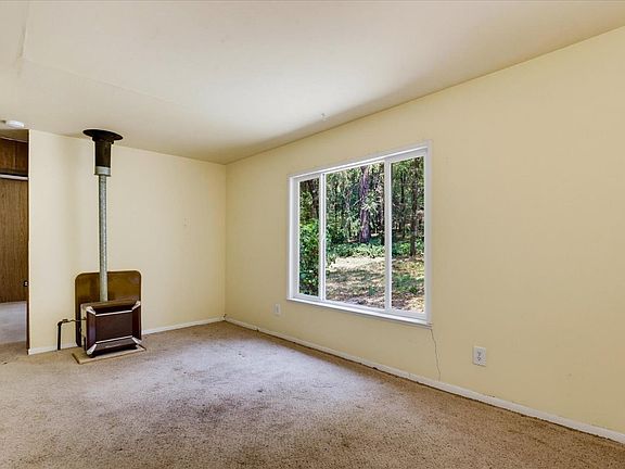 3rd image of 10960 Berggren Ln