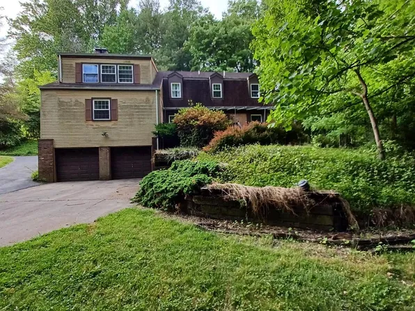 11123 Old Carriage Rd, Glen Arm, MD 21057