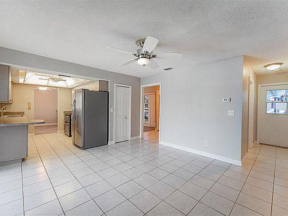 3rd image of 2924A Catherine Dr