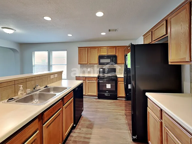 15003 Nordyke Ln — Photo 3