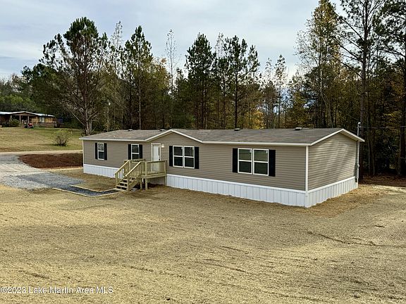 4th image of 18 Berry Field Dr