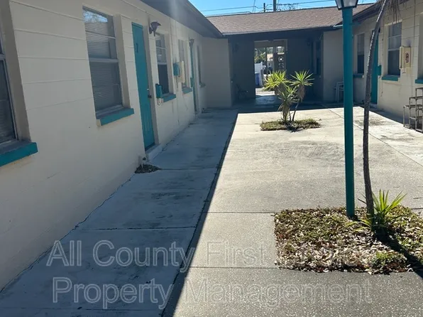 460 93rd Ave N #3, Saint Petersburg, FL 33702