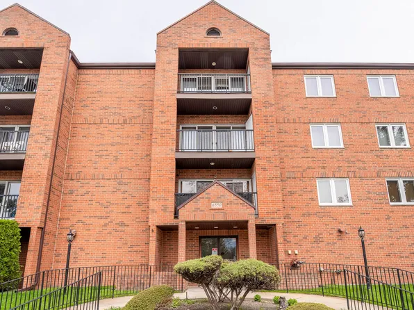 6550 W Gunnison St APT 303, Harwood Heights, IL 60706
