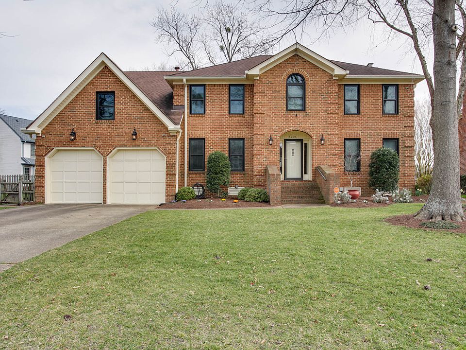 1st image of 1204 Worthington Ln