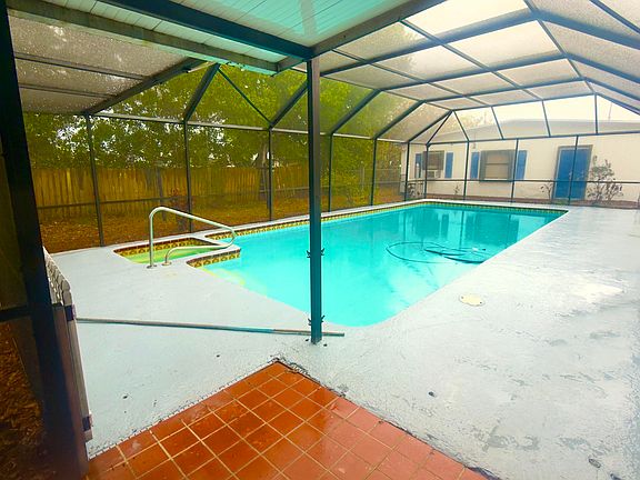 5th image of 4221 Rose Lane