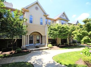 748 Green Ln, Union, NJ 07083
