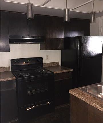 2nd image of 4121 Avondale Ave #210