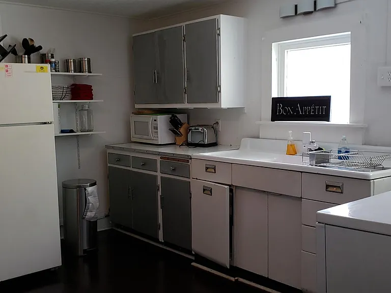 290 E 1st St #2-6 — Photo 15