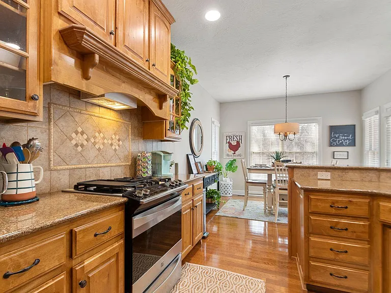 4332 E Ambrose Dr — Photo 12