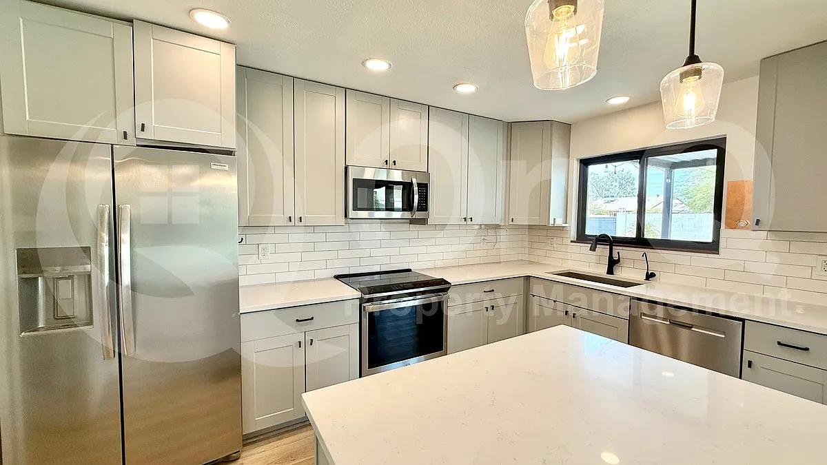 4 bed, 2.5 bath, 1572 sqft, $2,795 — Photo 3
