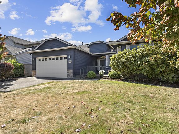 3rd image of 874 Meadow Dr